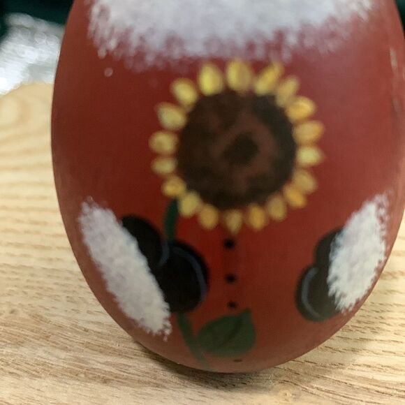 Two Small Vintage Hand Painted Artist Signed Wooden Egg Santa Folk Art Figurines - Picture 6 of 17
